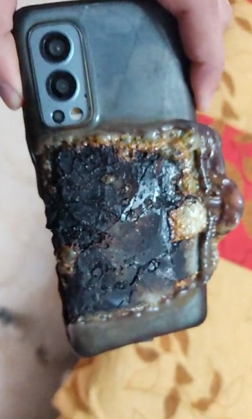 OnePlus&nbsp;Nord 2 продолжает подтверждать свой статус опасного устройства. Взорвался очередной экземпляр